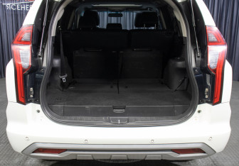 Подержанный автомобиль Mitsubishi Montero Sport 2022 года (10 фото)