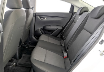 Подержанный автомобиль Kia Rio Sedan 2021 года (12 фото)