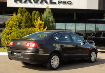 Подержанный автомобиль Volkswagen Passat Sedan 2008 года (4 фото)