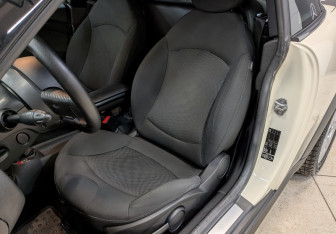 Подержанный автомобиль MINI Coupe 2012 года (21 фото)