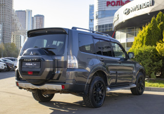Подержанный автомобиль Mitsubishi Pajero 2014 года (5 фото)
