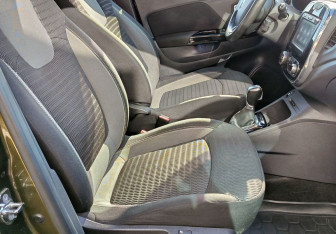 Подержанный автомобиль Renault Kaptur 2017 года (8 фото)