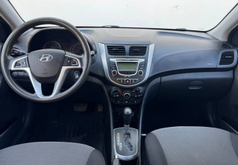 Подержанный автомобиль Hyundai Solaris Sedan 2013 года (9 фото)