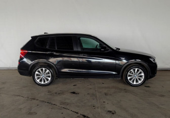 Подержанный автомобиль BMW X3 2015 года (8 фото)