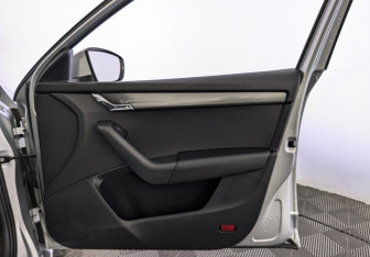 Подержанный автомобиль Skoda Octavia Liftback 2019 года (24 фото)