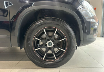 Подержанный автомобиль Volkswagen Tiguan 2013 года (18 фото)