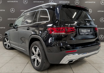 Подержанный автомобиль Mercedes-Benz GLB 2021 года (7 фото)