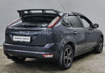 Подержанный автомобиль Ford Focus Hatchback 2011 года (5 фото)