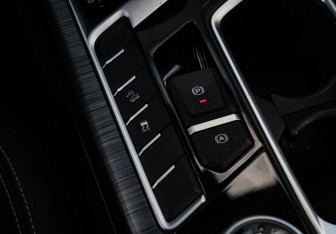 Подержанный автомобиль Geely Tugella 2022 года (19 фото)