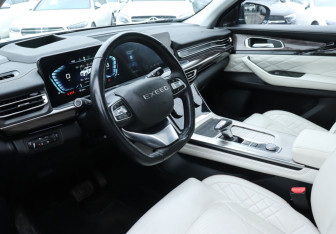 Подержанный автомобиль Exeed VX 2021 года (13 фото)