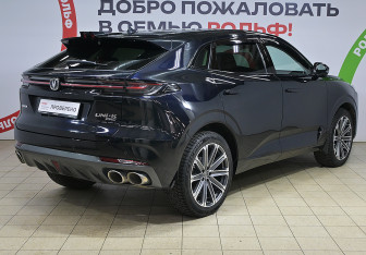 Подержанный автомобиль Changan UNI-K 2023 года (20 фото)