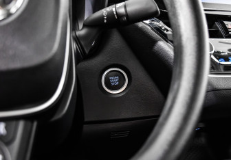 Новый Toyota Corolla Sedan 2023 (14 фото)