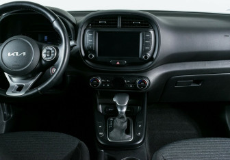 Подержанный автомобиль Kia Soul 2022 года (10 фото)