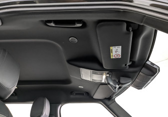 Подержанный автомобиль Land Rover Defender Suv 2021 года (23 фото)