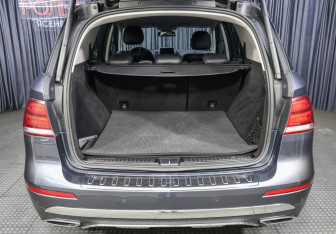 Подержанный автомобиль Mercedes-Benz GLE 2015 года (10 фото)