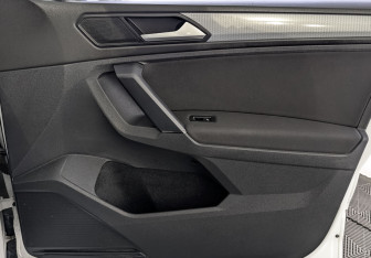 Подержанный автомобиль Volkswagen Tiguan 2021 года (25 фото)