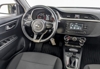 Подержанный автомобиль Kia Rio Sedan 2021 года (26 фото)