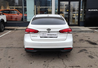 Подержанный автомобиль Kia Cerato Sedan 2019 года (6 фото)