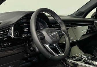 Новый Audi Q7 2025 (10 фото)