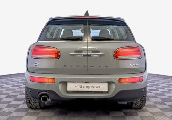 Подержанный автомобиль MINI Clubman Wagon 2021 года (6 фото)