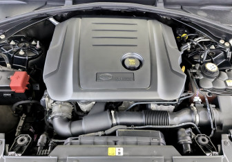 Подержанный автомобиль Land Rover Range Rover Velar 2019 года (9 фото)