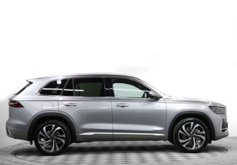 Подержанный автомобиль Geely Monjaro 2024 года (4 фото)