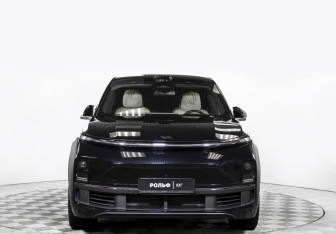 Подержанный автомобиль LiXiang L9 2024 года (2 фото)