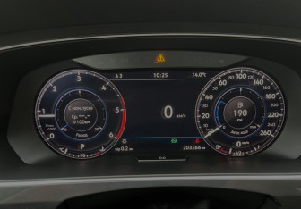 Подержанный автомобиль Volkswagen Tiguan 2018 года (21 фото)