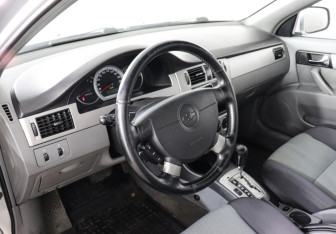 Подержанный автомобиль Chevrolet Lacetti Sedan 2011 года (5 фото)