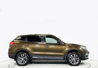 Подержанный автомобиль Geely Atlas 2019 года (4 фото)