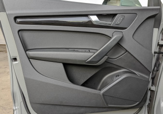 Подержанный автомобиль Audi Q5 2019 года (18 фото)