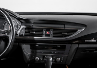 Подержанный автомобиль Audi A7 2016 года (13 фото)