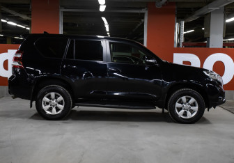 Подержанный автомобиль Toyota Land Cruiser Prado 2017 года (4 фото)