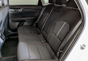 Подержанный автомобиль Kia Cerato Sedan 2021 года (12 фото)
