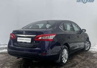 Подержанный автомобиль Nissan Sentra Sedan 2015 года (5 фото)