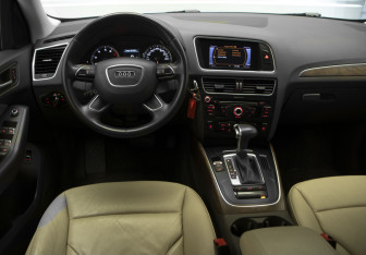 Подержанный автомобиль Audi Q5 2013 года (9 фото)