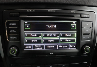 Подержанный автомобиль Skoda Yeti 2012 года (18 фото)