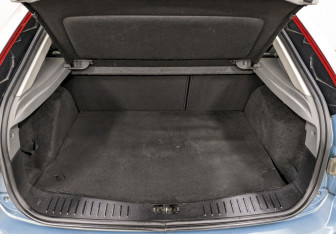 Подержанный автомобиль Ford Focus Hatchback 2009 года (10 фото)