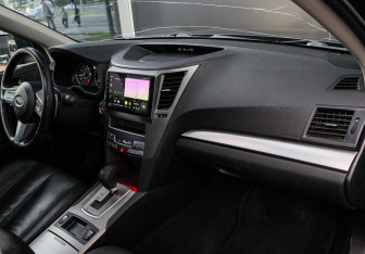 Подержанный автомобиль Subaru Outback Wagon 2011 года (7 фото)