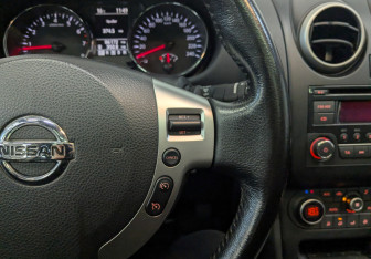 Подержанный автомобиль Nissan Qashqai+2 2011 года (25 фото)