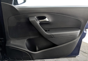 Подержанный автомобиль Volkswagen Polo Sedan 2017 года (24 фото)