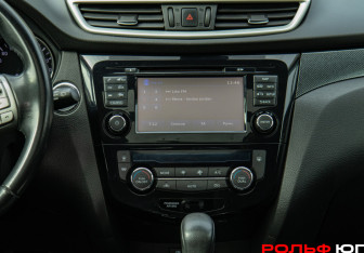 Подержанный автомобиль Nissan X-Trail 2015 года (12 фото)