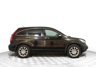 Подержанный автомобиль Honda CR-V 2008 года (4 фото)