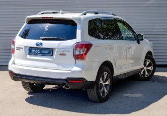 Подержанный автомобиль Subaru Forester Suv 2015 года (5 фото)