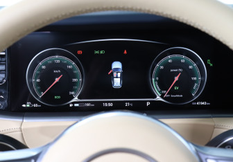 Подержанный автомобиль Voyah Free 2023 года (11 фото)