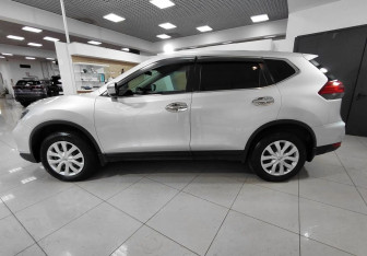 Подержанный автомобиль Nissan X-Trail 2021 года (8 фото)