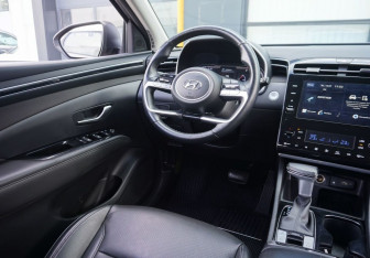 Подержанный автомобиль Hyundai Tucson 2023 года (13 фото)