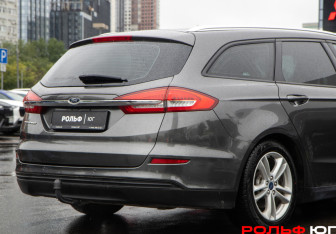 Подержанный автомобиль Ford Mondeo Wagon 2019 года (18 фото)