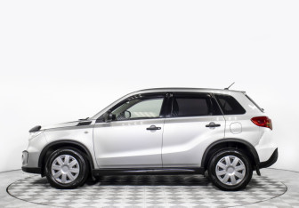 Подержанный автомобиль Suzuki Vitara 2016 года (8 фото)