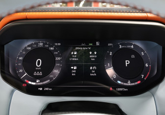 Подержанный автомобиль Land Rover Range Rover Sport 2024 года (15 фото)